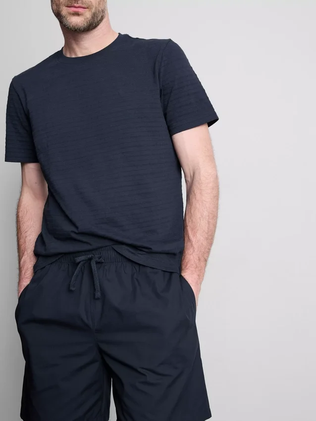 Pysjamassett med T-skjorte og shorts