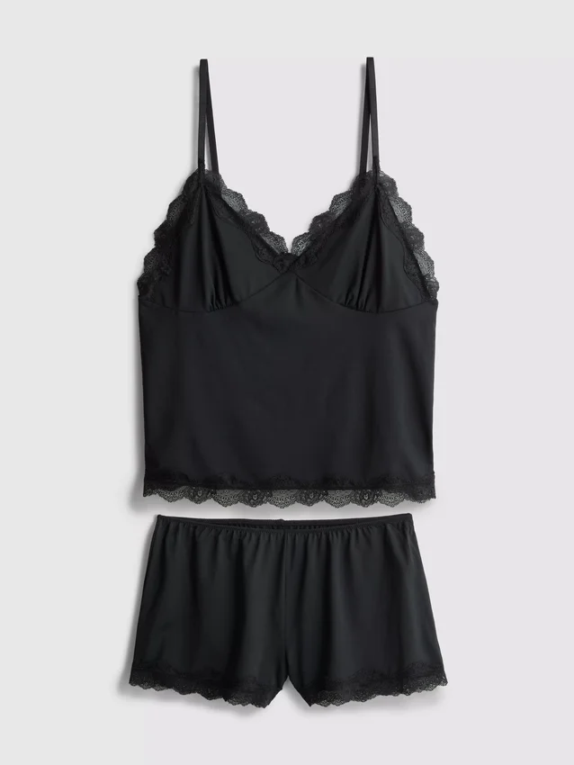 Pysjamassett med tettsittende cami og shorts