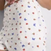 Ribbede pysjamaser med sommerfuglemotiv