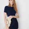 Ribbet bodycon-minikjole i T-skjorte-stil