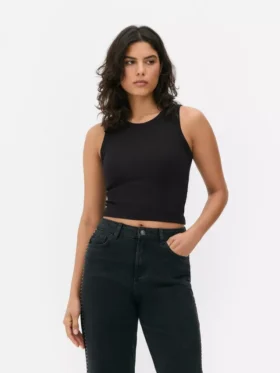 Ribbet tank-top med racerrygg