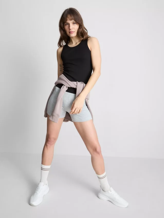 Ribbet tank-top med racerrygg i bomullsrikt materiale