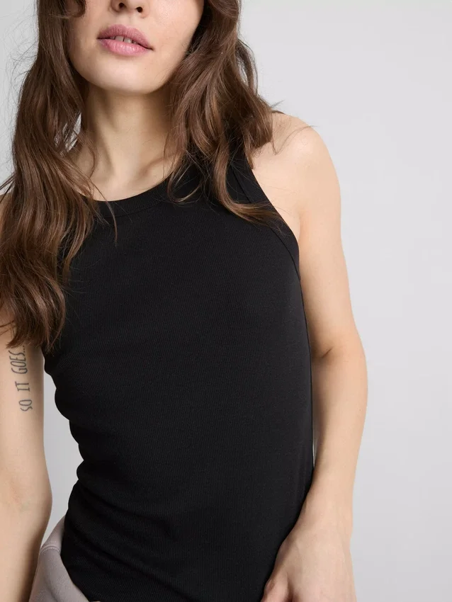 Ribbet tank-top med racerrygg i bomullsrikt materiale