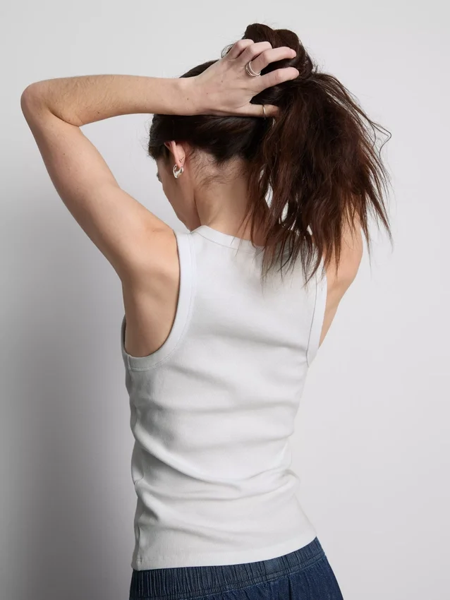 Ribbet tank-top med racerrygg i bomullsrikt materiale