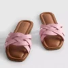 Sandaler i imitert skinn med flettet mønster
