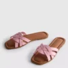 Sandaler i imitert skinn med flettet mønster