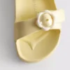 Sandaler med blomsterremmer