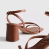 Sandaler med bred passform og blokkhæl