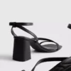 Sandaler med bred passform og blokkhæl