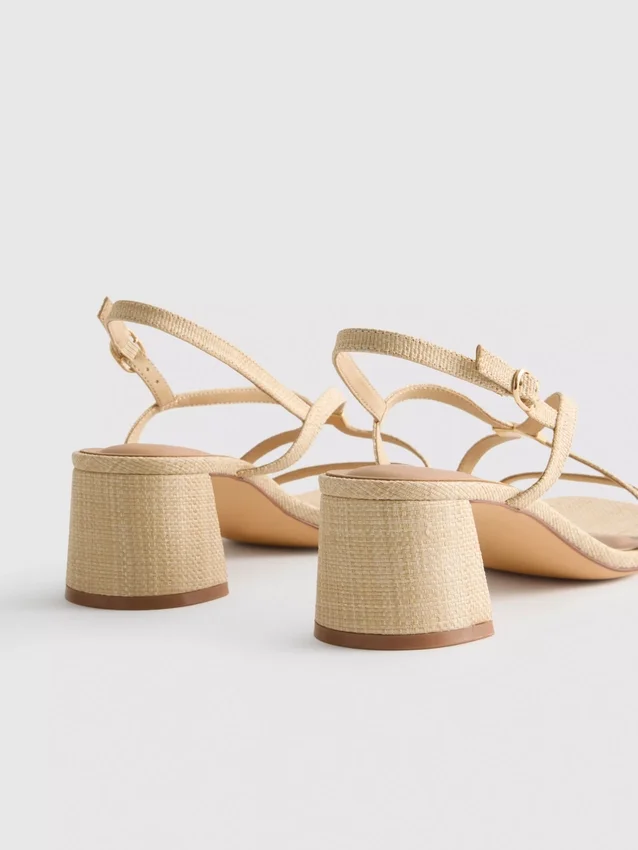 Sandaler med bred passform, raffia-kant og blokkhæl