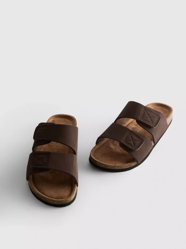 Sandaler med dobbel stropp