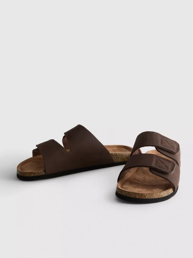 Sandaler med dobbel stropp