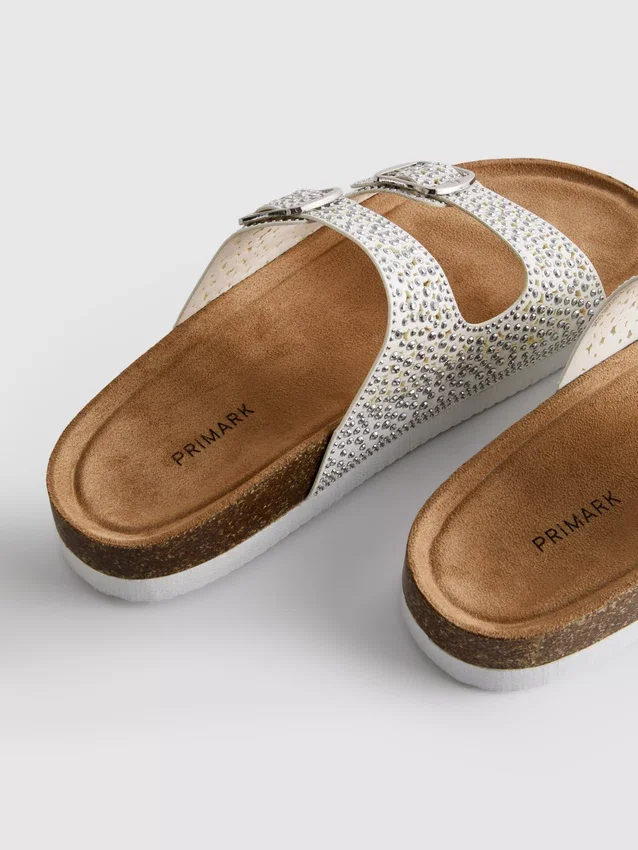 Sandaler med fotbed og dobbel spenne, dekorert