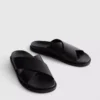 Sandaler med kryssende stropper