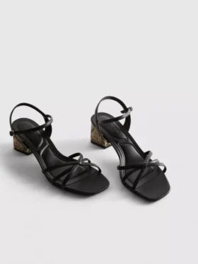 Sandaler med remmer og flettet blokkhæl