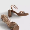 Sandaler med remmer og strass på hælen