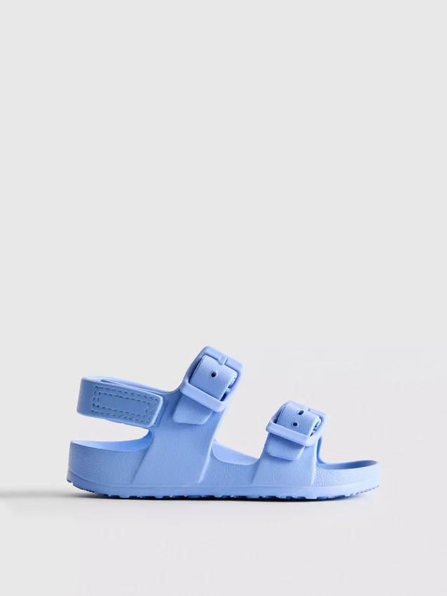 Sandaler med spenne