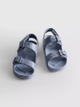 Sandaler med spenne