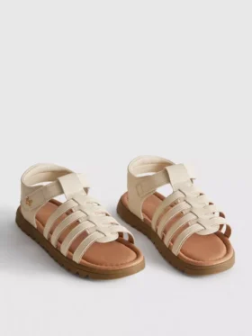 Sandaler med stropper