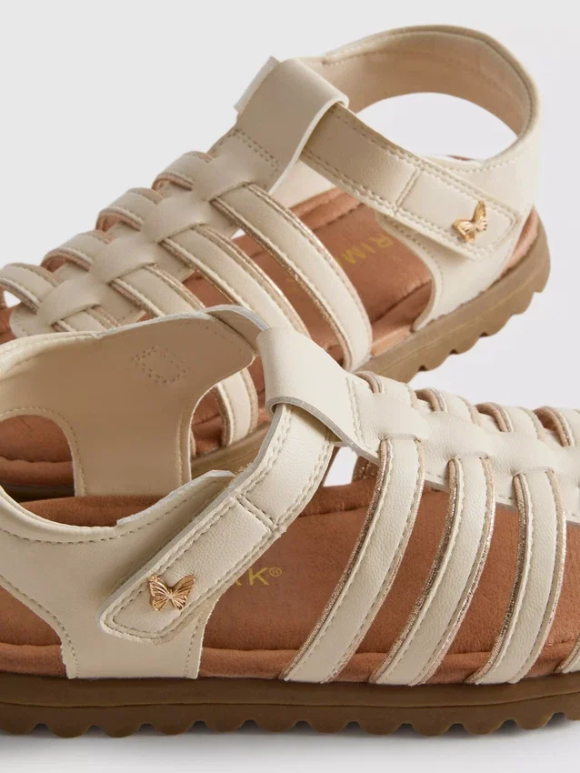 Sandaler med stropper
