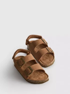 Sandaler med stropper med dobbel spenne