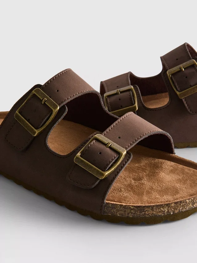 Sandaler med stropper med dobbel spenne