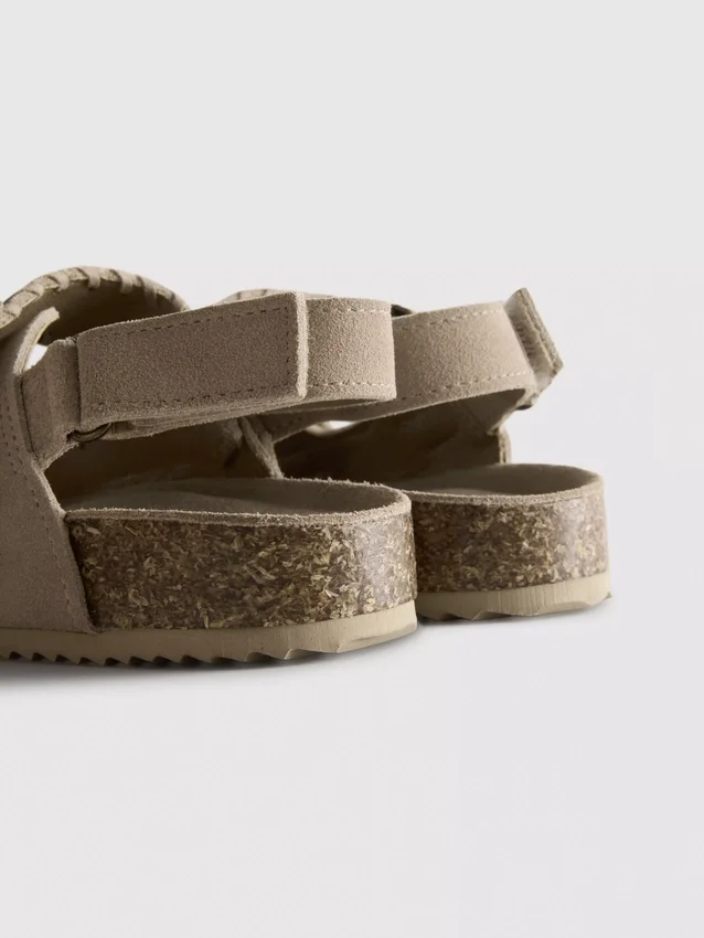 Sandaler med stropper med dobbel spenne