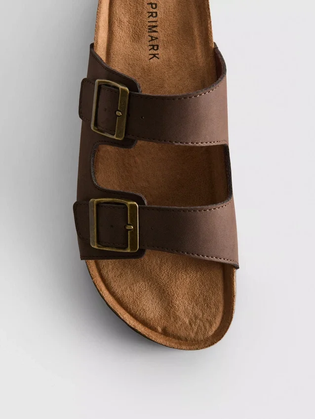 Sandaler med stropper med dobbel spenne