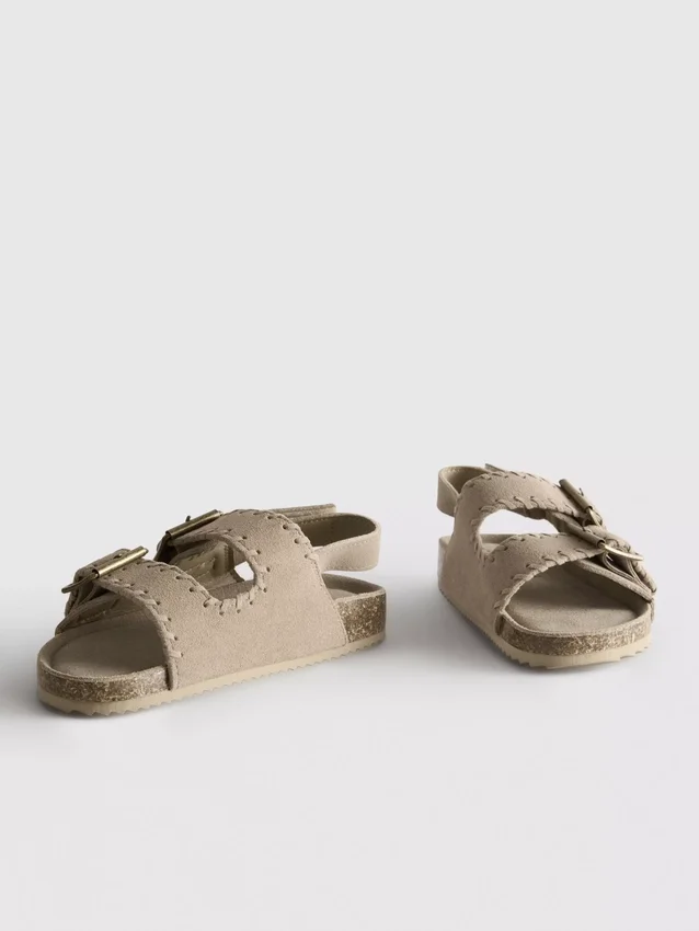 Sandaler med stropper med dobbel spenne