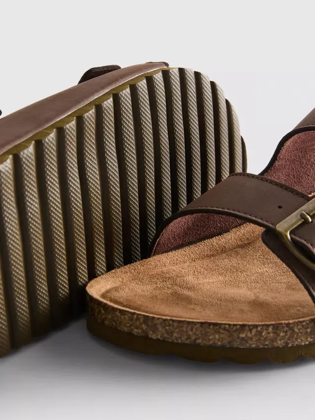 Sandaler med stropper med dobbel spenne