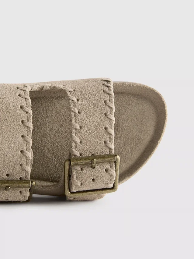 Sandaler med stropper med dobbel spenne