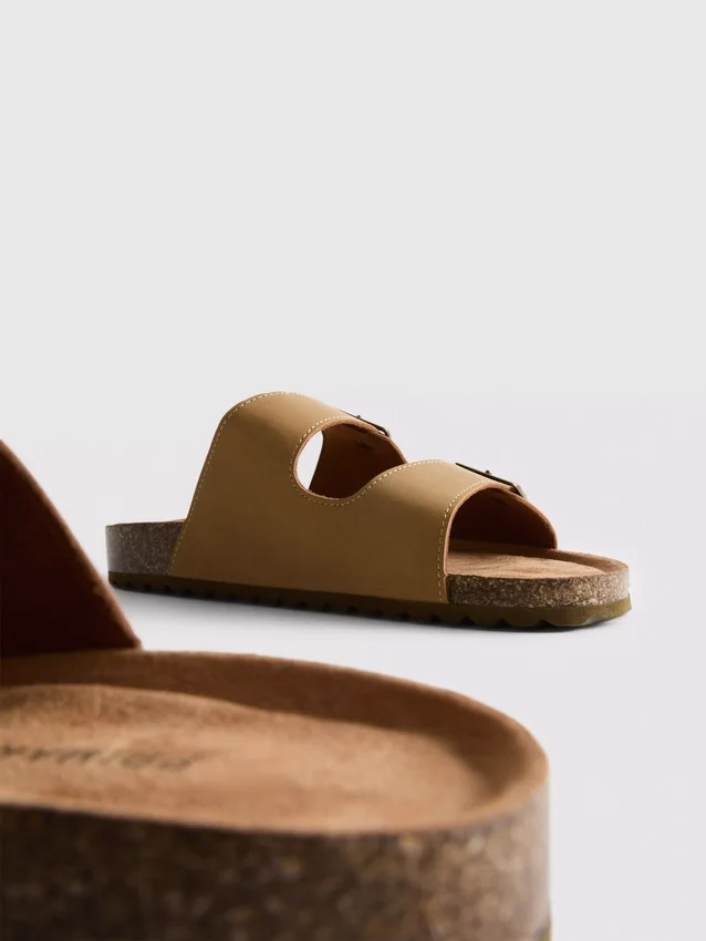 Sandaler med to spenner