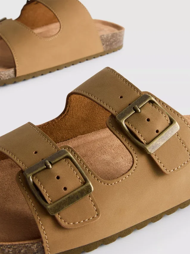Sandaler med to spenner