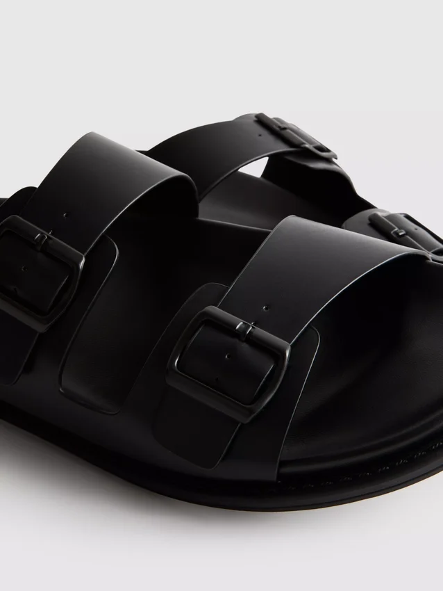 Sandaler med to stropper