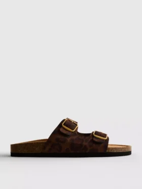 Sandaler med to stropper og fotbed i leopardmønster