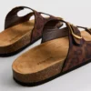 Sandaler med to stropper og fotbed i leopardmønster