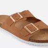 Sandaler med to stropper og spenne