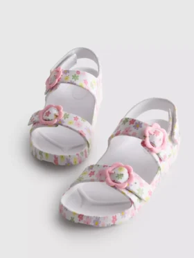 Sandaler med trykt rem og to spenner