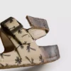 Sandaler med trykt rem og to spenner