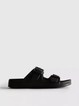 Sandaler med tykk rem og dobbel spenne