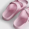 Sandaler med tykk rem og dobbel spenne