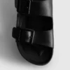 Sandaler med tykk rem og dobbel spenne