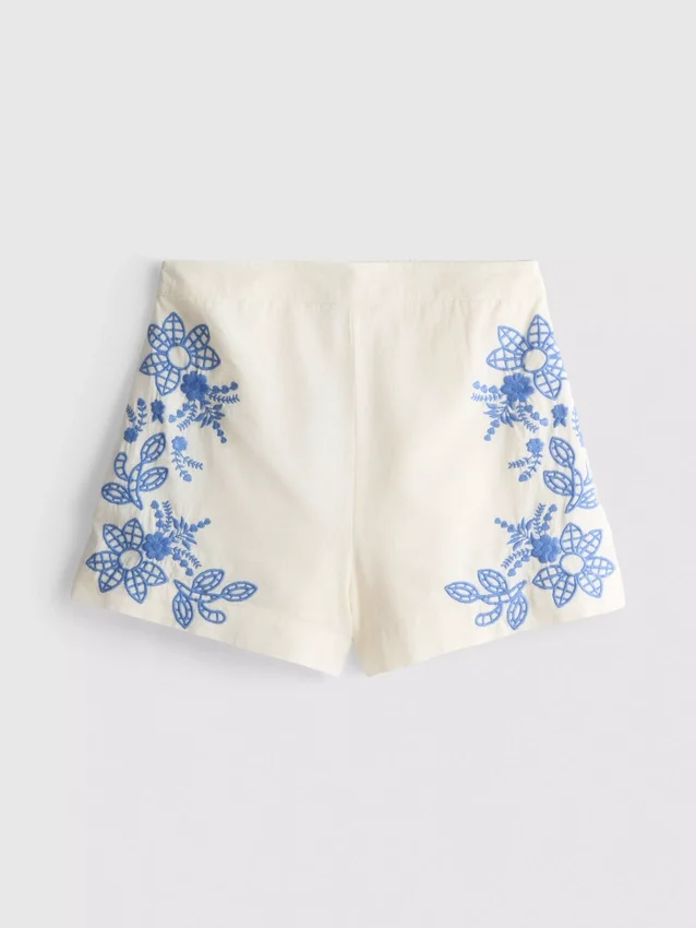 Shorts i bomull med blomsterbroderi