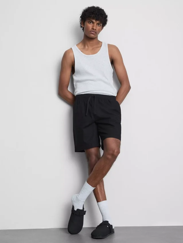 Shorts i linblanding med snøring