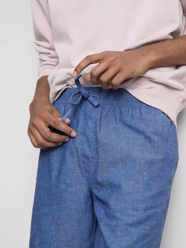 Shorts i linblanding med snøring