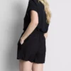 Shorts med belte og elastisk linning