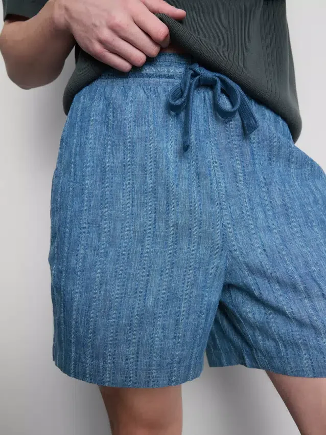 Shorts med strukturert snøring i livet