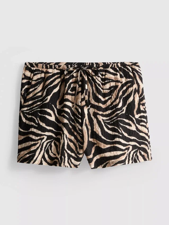 Shorts med trykk og krøllet tekstur