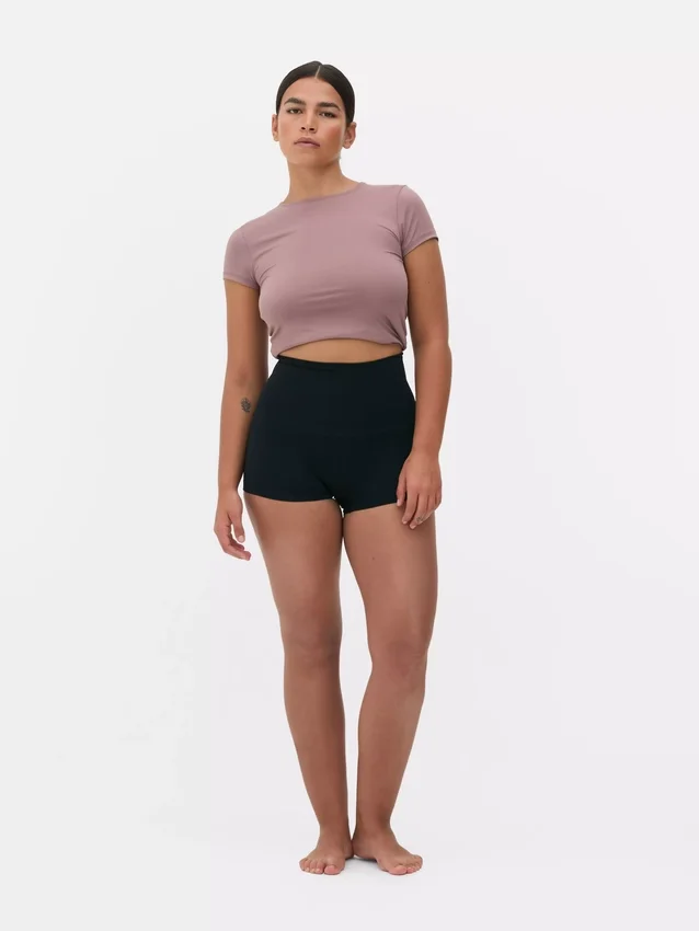 Shorts som former midjen