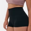 Shorts som former midjen